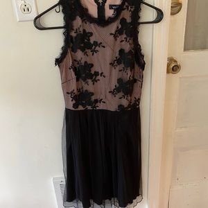 Speechless Black and Tan lace detailed dress